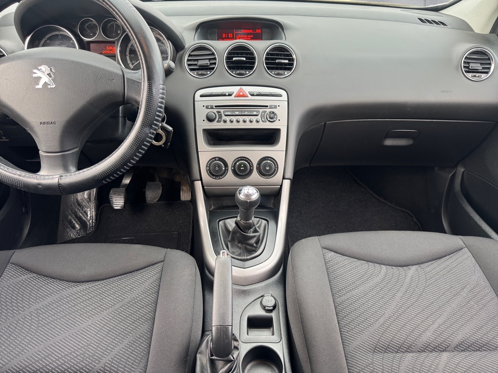 PEUGEOT 308 1.6HDI