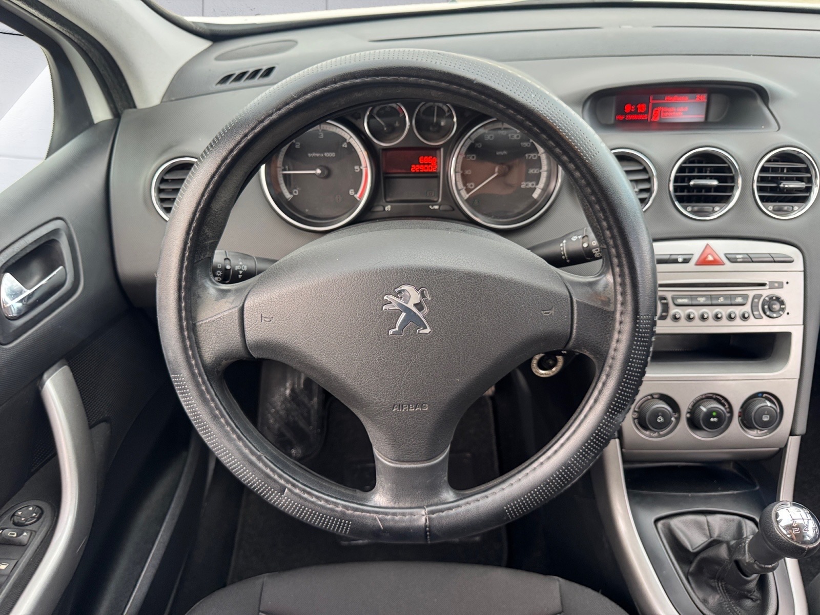 PEUGEOT 308 1.6HDI