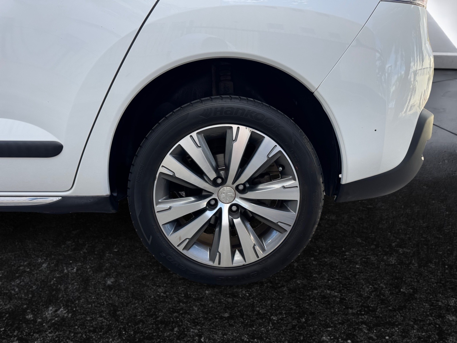PEUGEOT 3008 1.6 blueHDI