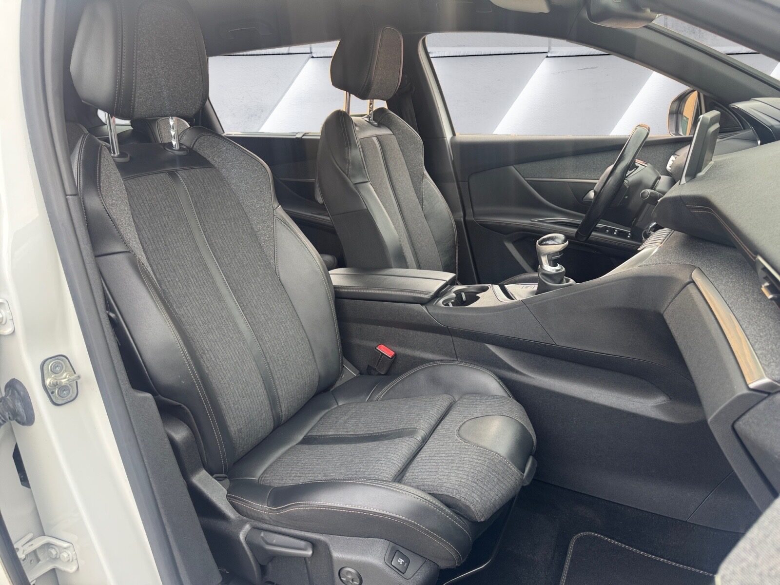 PEUGEOT 5008 1.5 BlueHDi