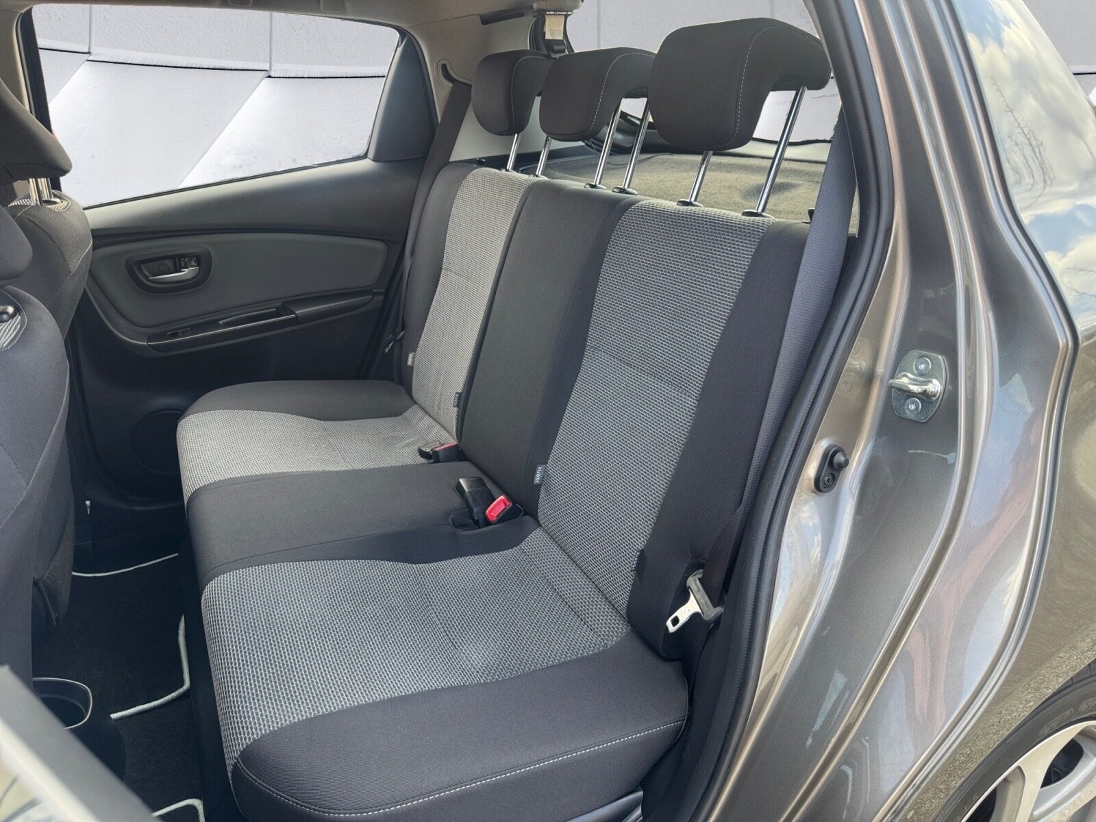 TOYOTA 1.5 Hybrid active