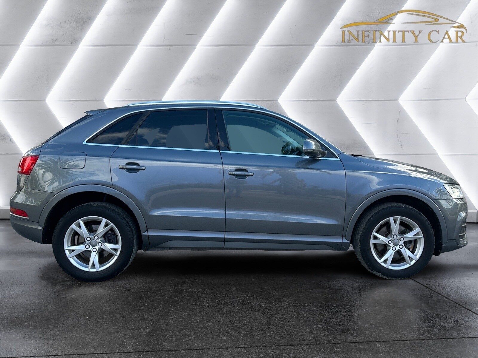 AUDI Q3 2.0 TDI