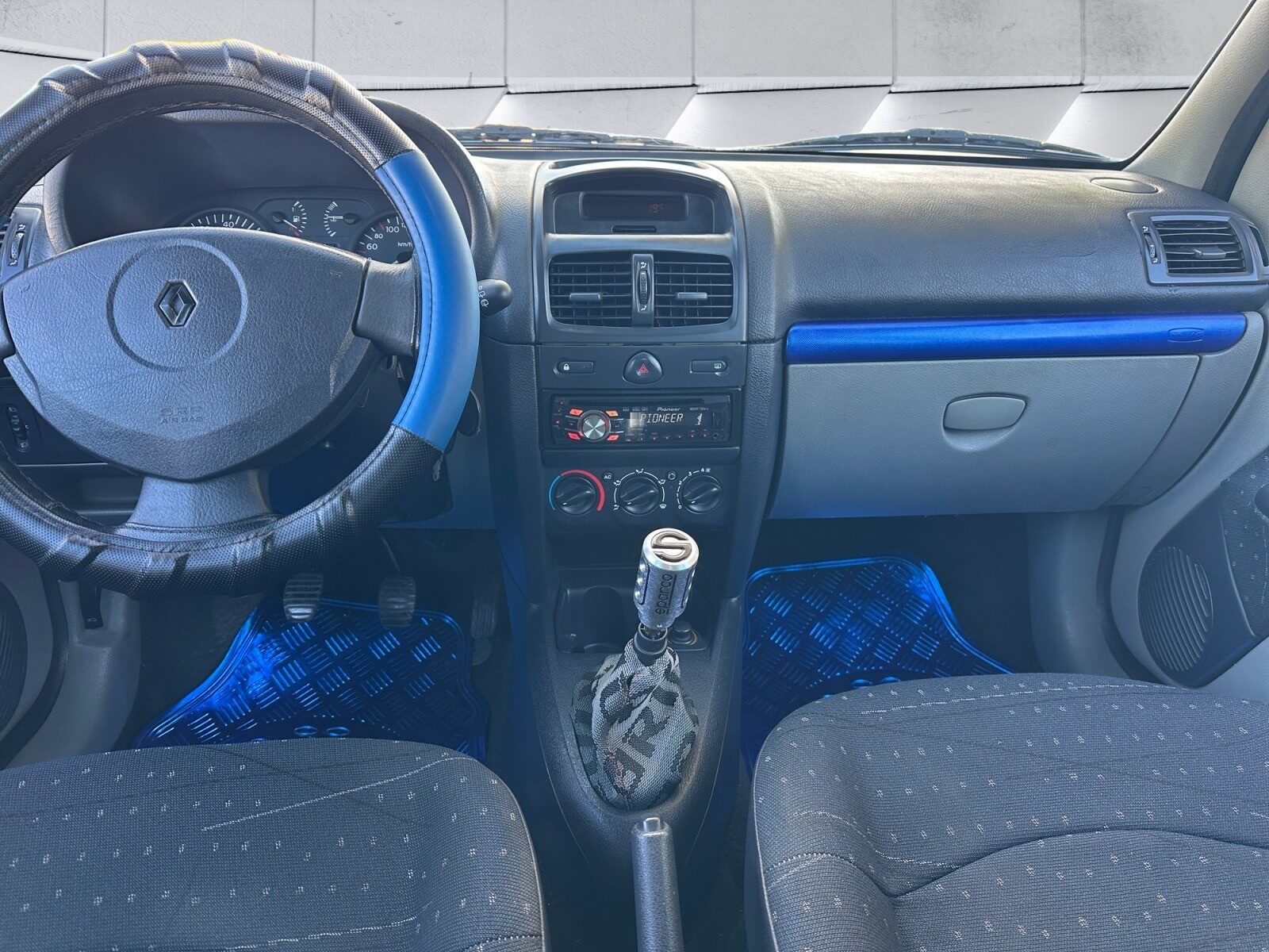 RENAULT CLIO 1.2