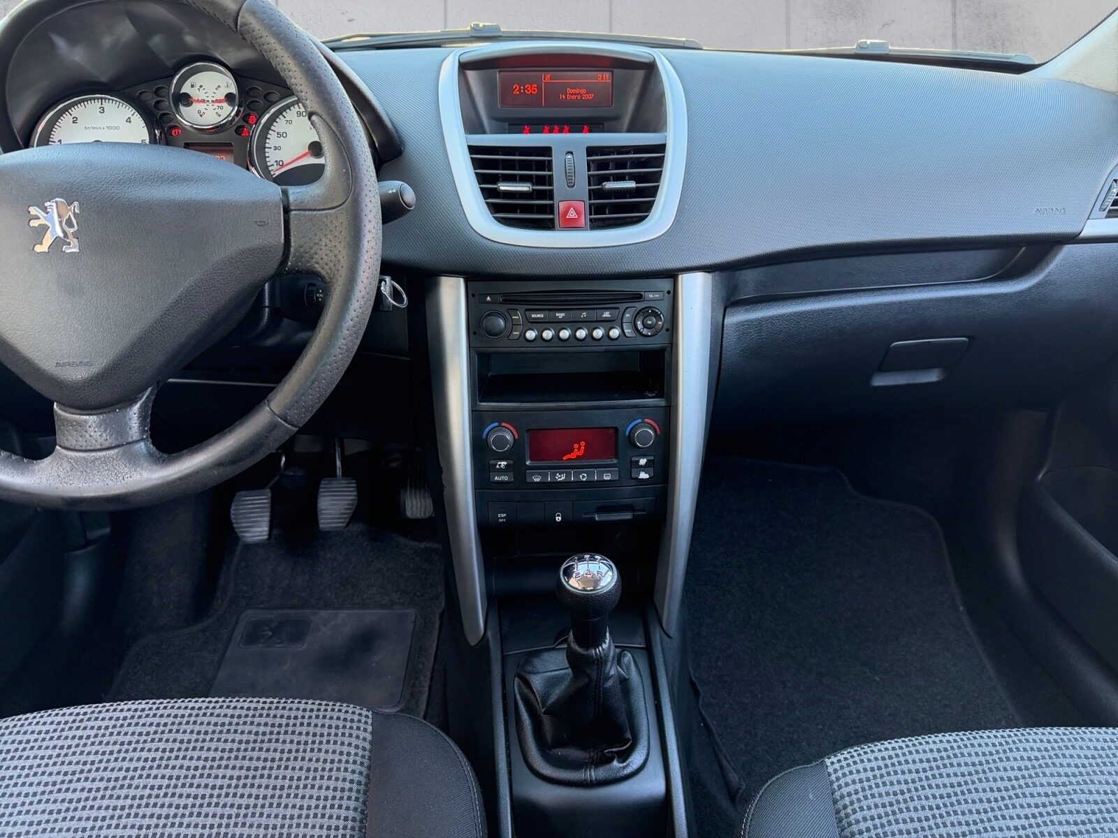 PEUGEOT 207 1.6HDI