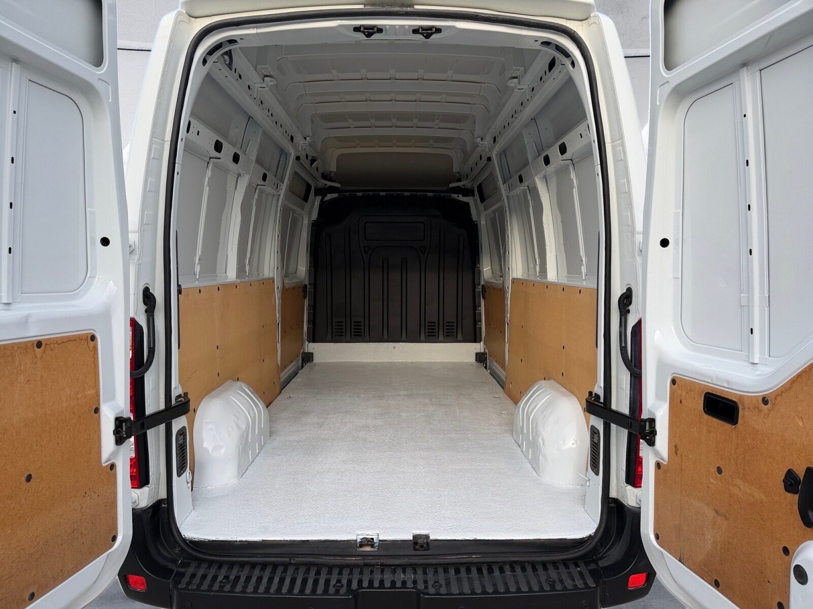 NISSAN NV400 2.3 DCI