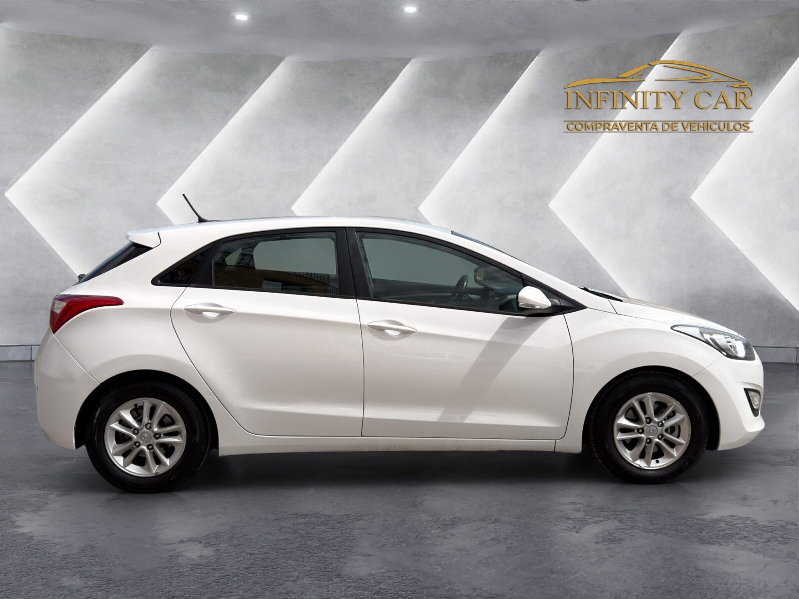 HYUNDAI i30 1.4 CRDI