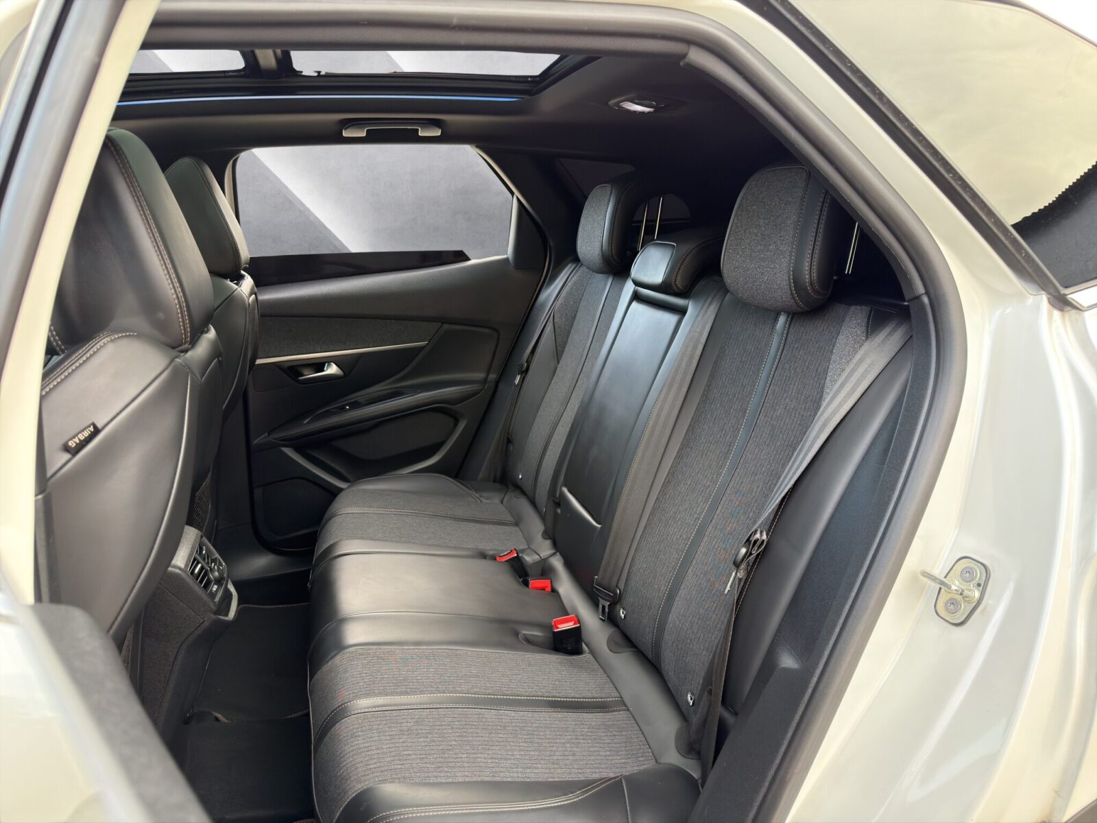 PEUGEOT 3008 2.0 BlueHdi