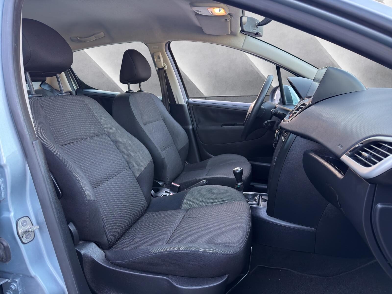 PEUGEOT 207 1.4HDI