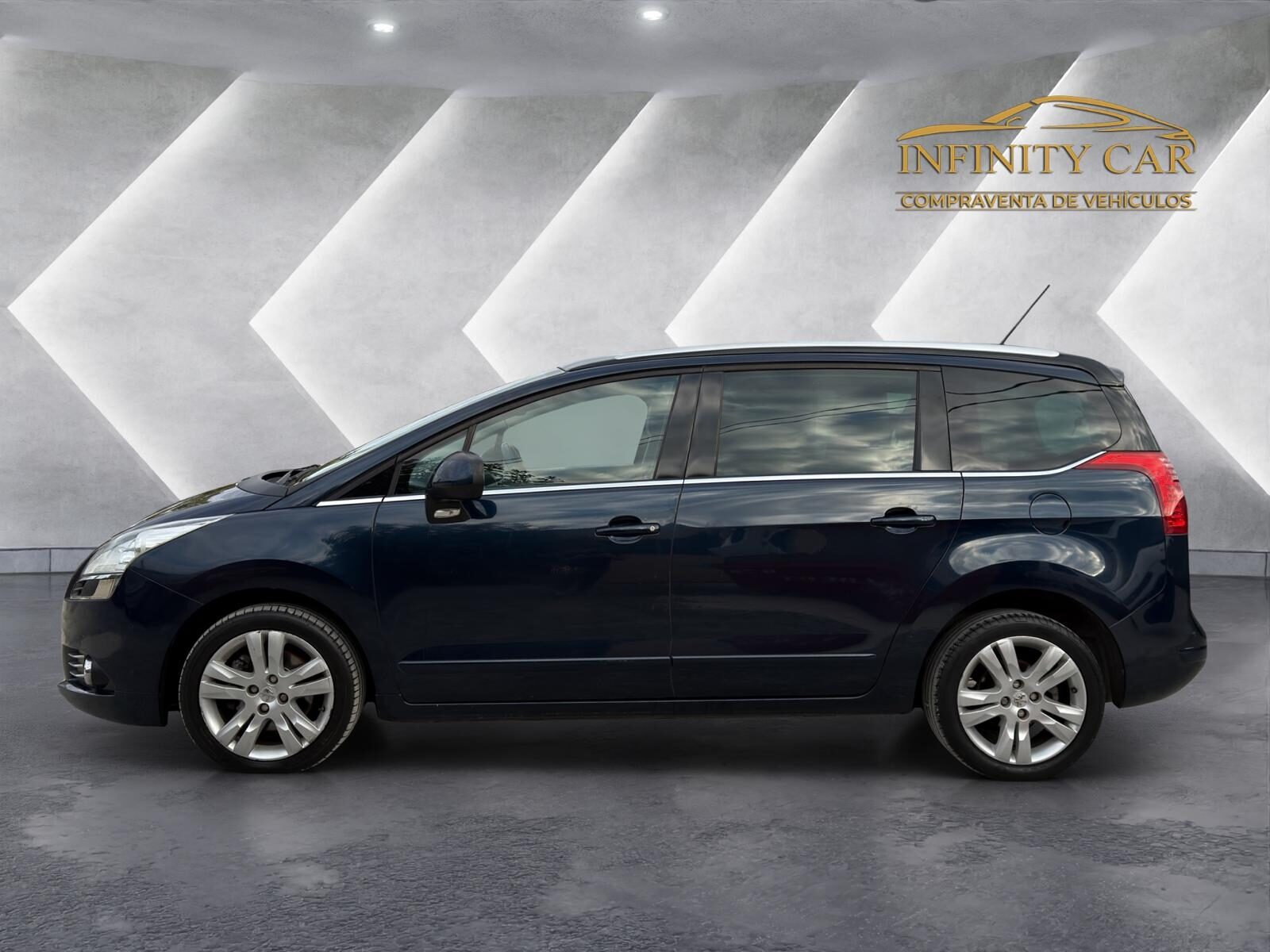 PEUGEOT 5008 2.0 HDI