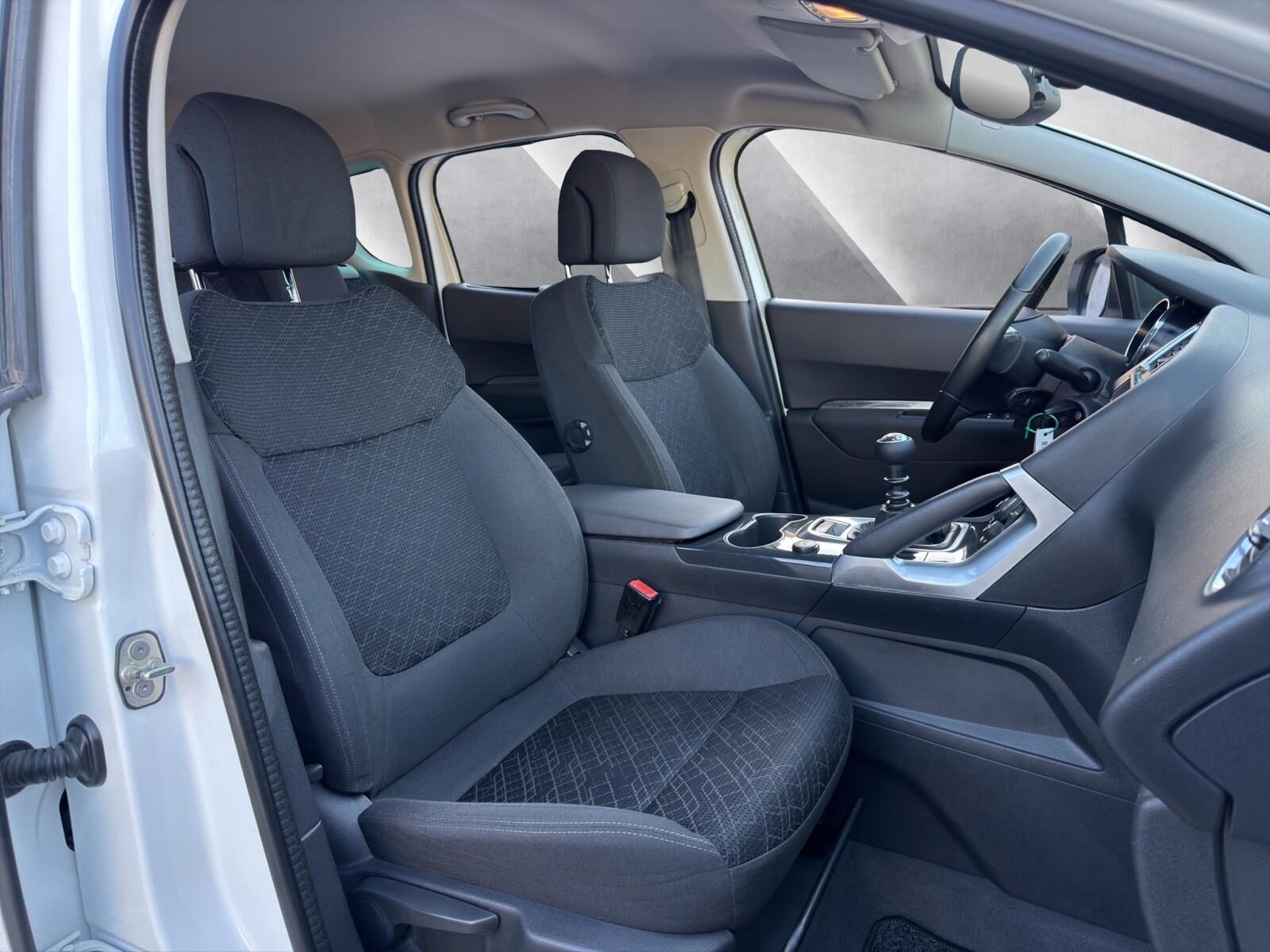 PEUGEOT 3008 1.6 BlueHDI