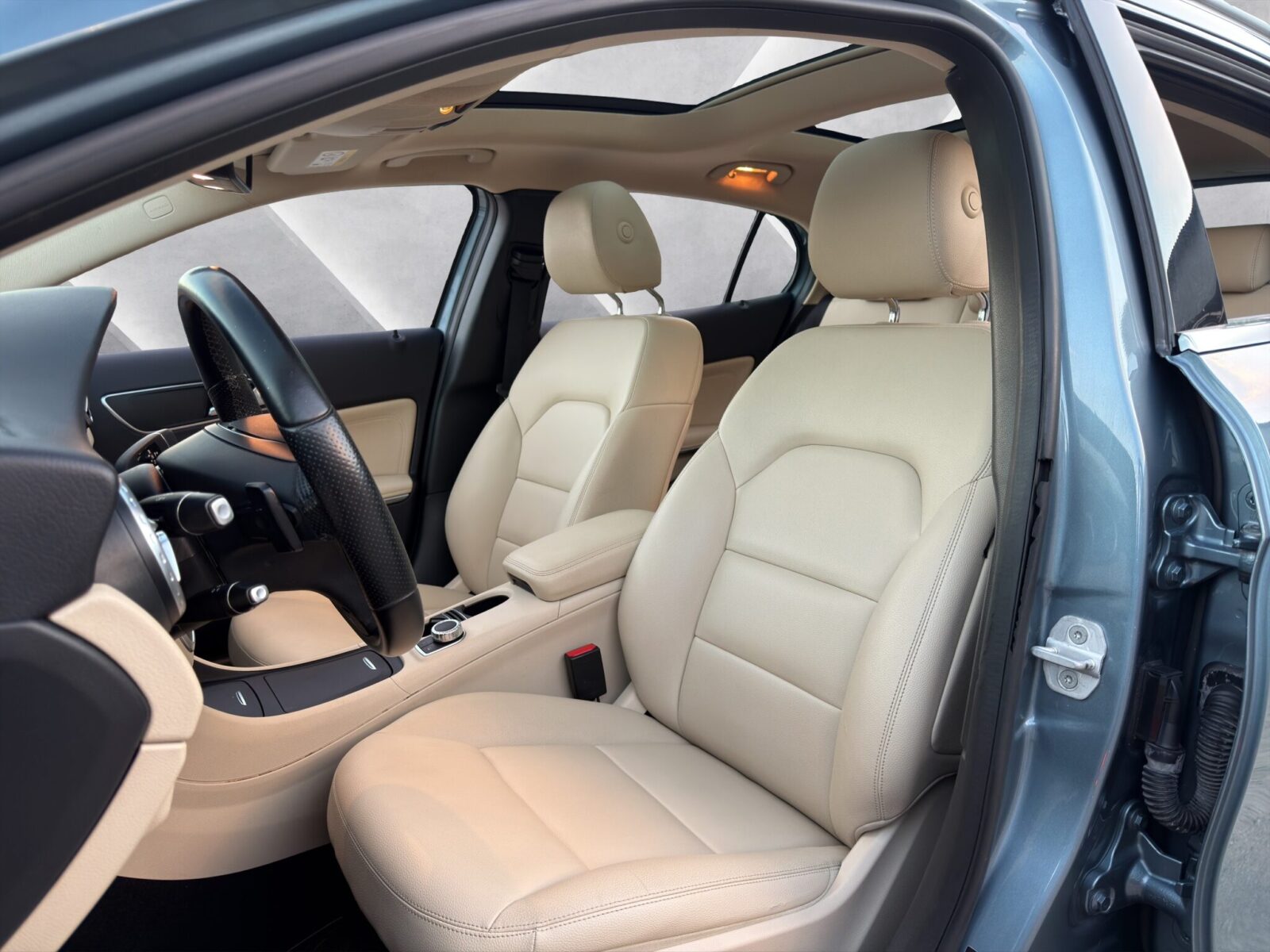 MERCEDES-BENZ GLA 200CDI