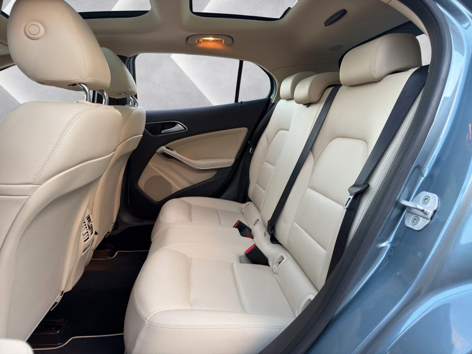 MERCEDES-BENZ GLA 200CDI