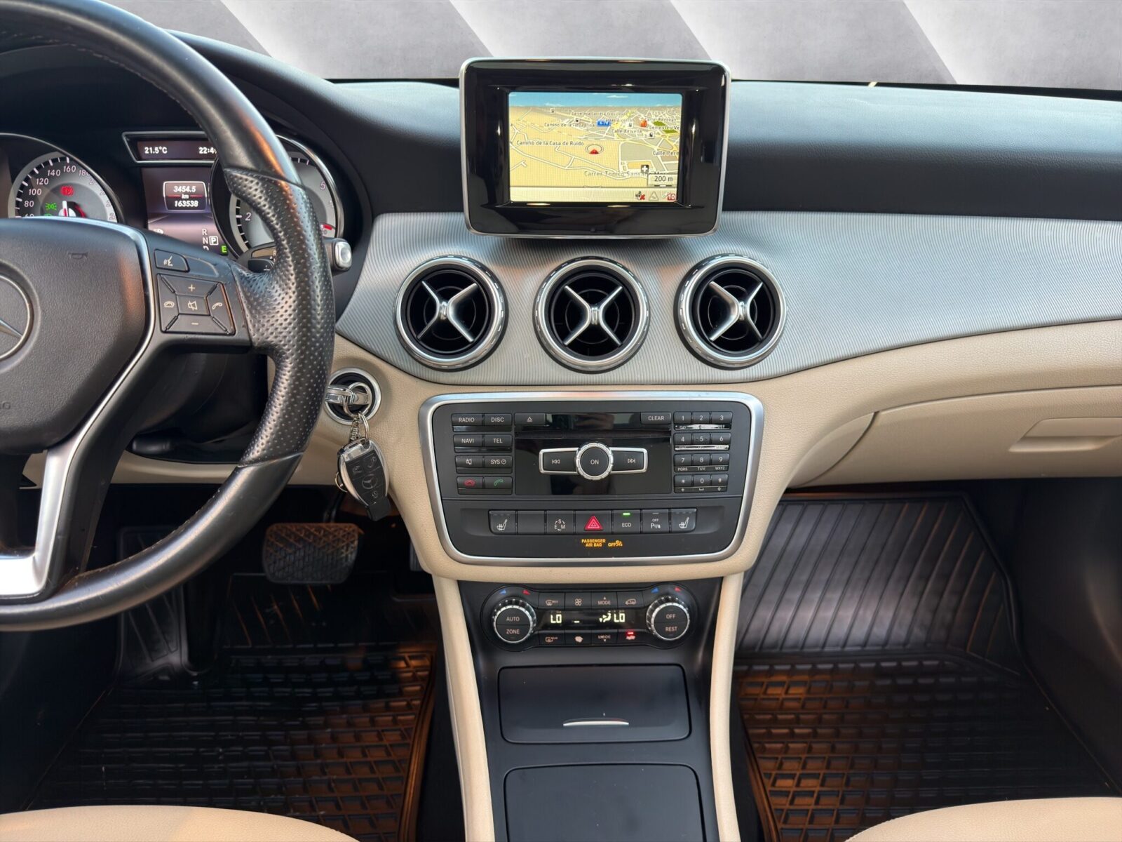 MERCEDES-BENZ GLA 200CDI