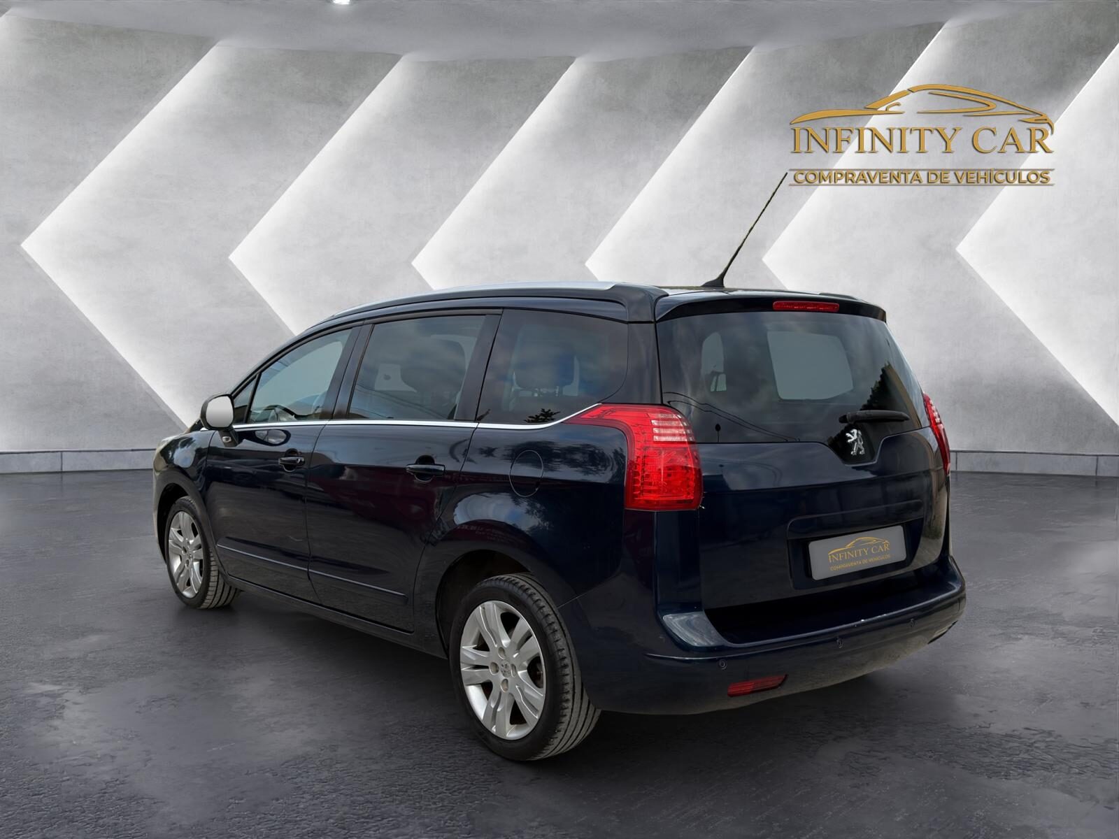 PEUGEOT 5008 2.0 HDI
